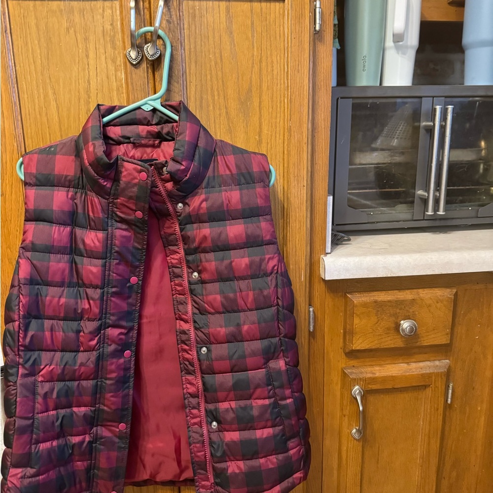 Plaid Quilted Puffer Vest in Burgundy and Black